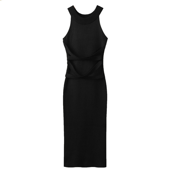 Trikotāžas sieviešu kleitas pieguļošs modelis ar vidēja garuma un ovālu kakla izgriezumu