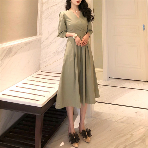 Retro sieviešu kleita ar 3/4 piedurknēm un špica kakla izgriezumu