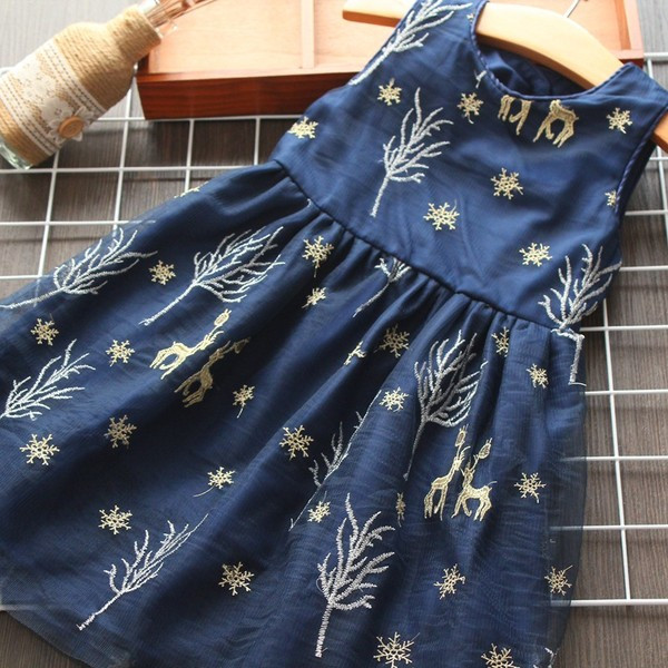 Modern gyerekruha hímzéssel és ovális nyakkivágással