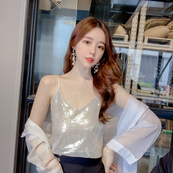 Sieviešu moderns krekliņš ar fliteriem un plānām lencēm