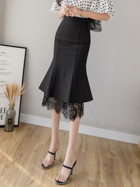 Stílusos női szoknya magas derékkal és csipkével