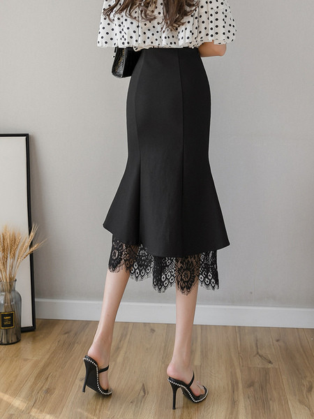 Stílusos női szoknya magas derékkal és csipkével
