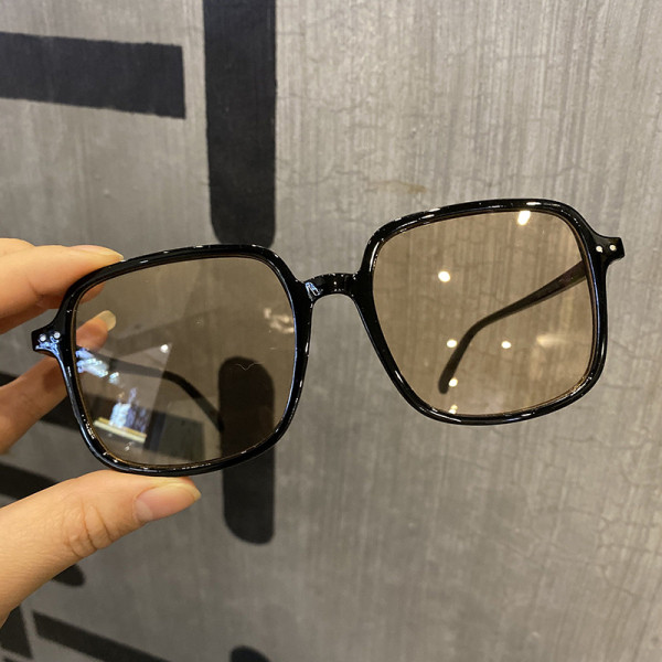 Aktuális női négyzet alakú napszemüveg