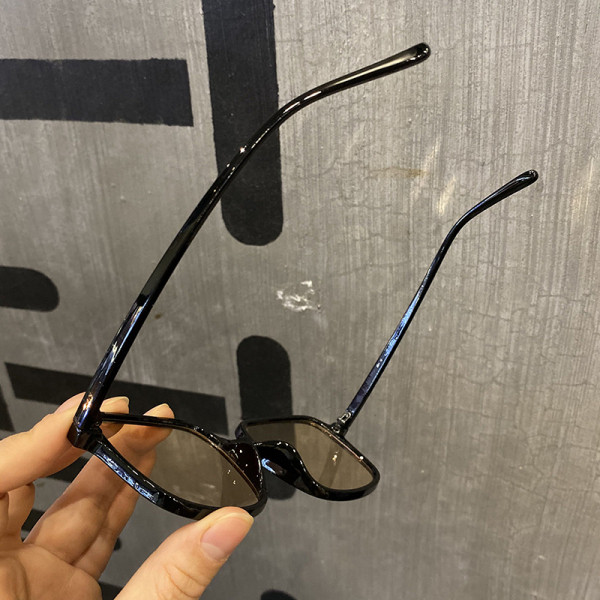 Aktuális női négyzet alakú napszemüveg