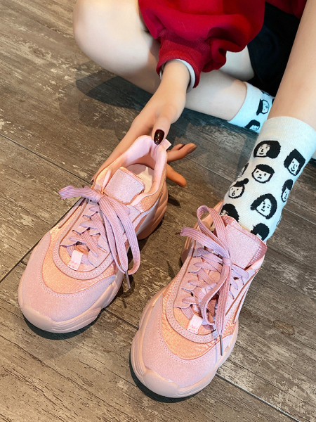 Modern női tornacipő rózsaszín fűzővel