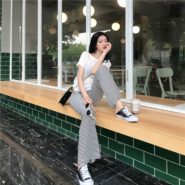 Platas sieviešu svītrainas bikses ar augstu vidukli