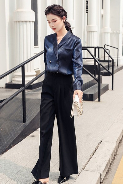 Naiste satiinist särk nööpide ja spitsikaelusega