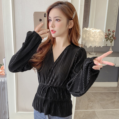 Bluza de dama din catifea cu decolteu spitz si cravate