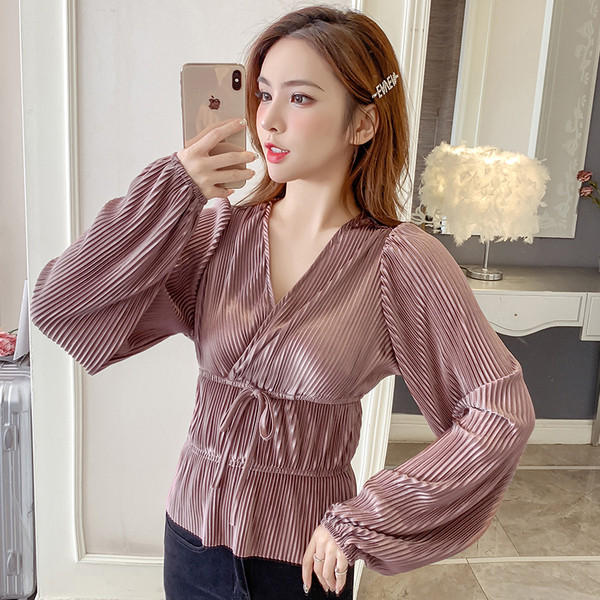 Bluza de dama din catifea cu decolteu spitz si cravate