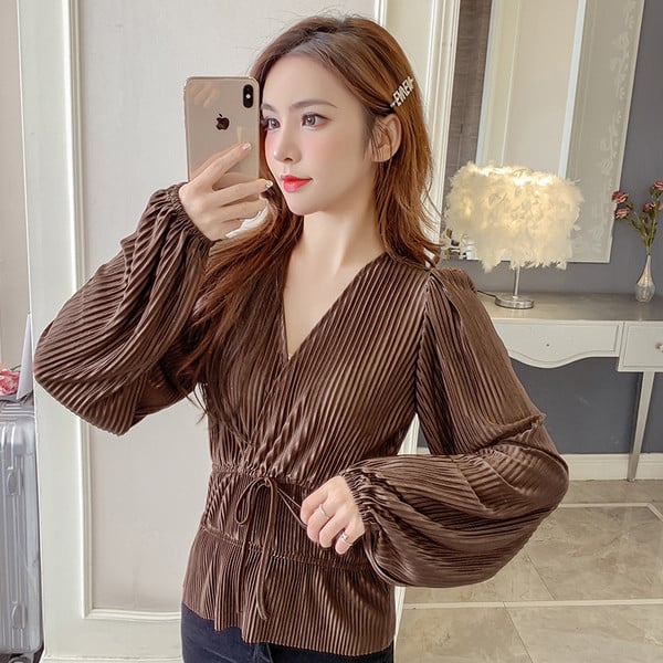 Bluza de dama din catifea cu decolteu spitz si cravate