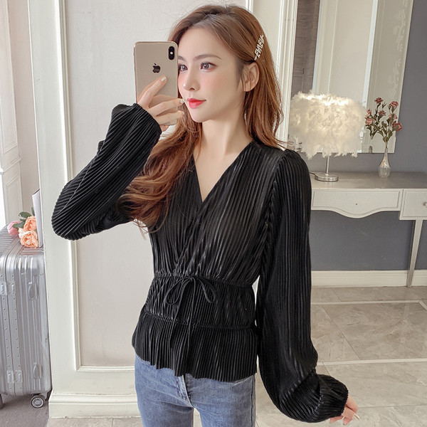 Bluza de dama din catifea cu decolteu spitz si cravate