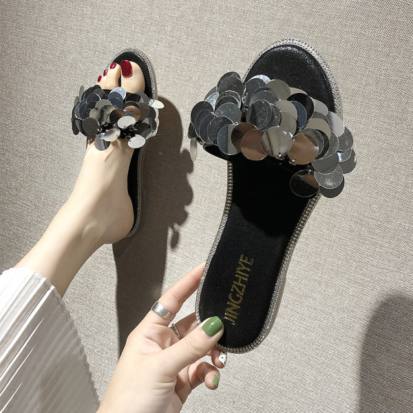 Căști moderne de damă cu talpă plată și element cu paiete