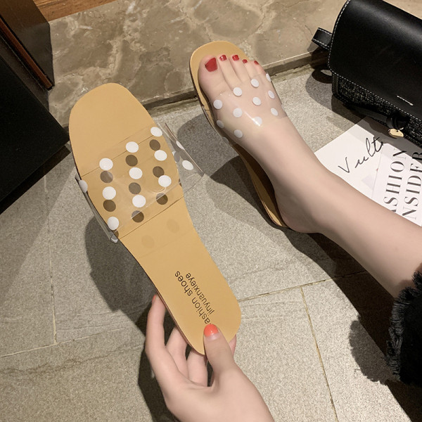 Moteriškos vasarinės šlepetės su silikoniniu dirželiu ir lygiu padu