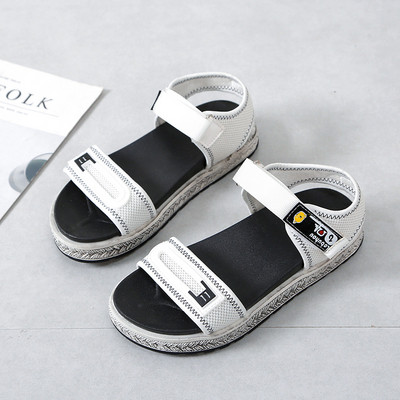 Moteriškos laisvalaikio basutės plokščiu padu ir lipniais lopais