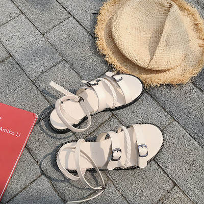 Sieviešu vasaras sandales ar plakanām zolēm un ādas lencēm