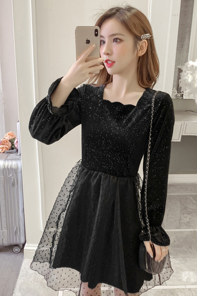 Rochie de dama neagra din catifea cu particule stralucitoare si tul