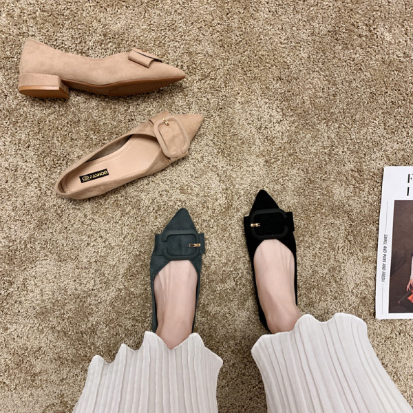 Moteriški laisvalaikio batai iš eko zomšos su sagtimi