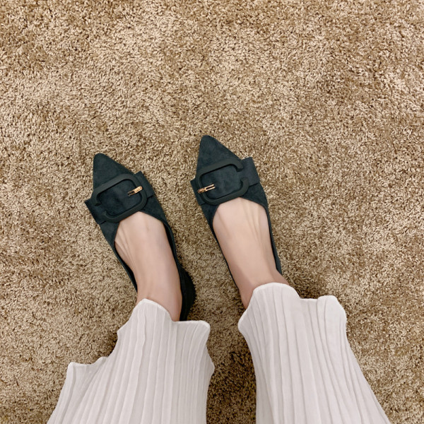 Moteriški laisvalaikio batai iš eko zomšos su sagtimi