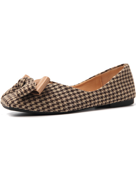 Karirane ženske cipele s ravnim potplatom i trakom