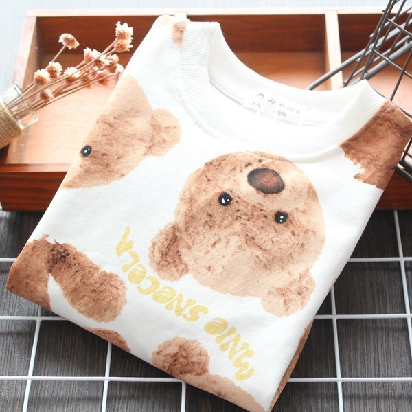 Vaikiška palaidinė su ovalia iškirpte ir raštu mergaitėms