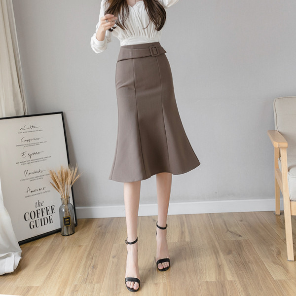 Női alkalmi szoknya magas derékkal és övvel