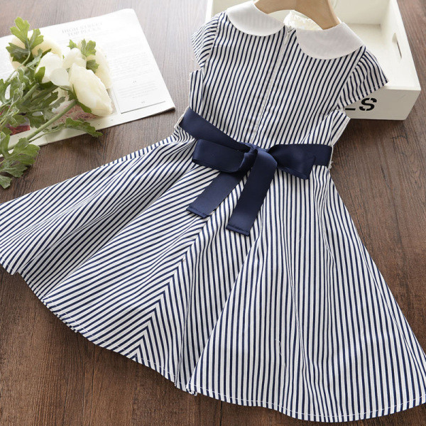 Naujo modelio vaikiška dryžuota suknelė trumpomis rankovėmis ir gėlėmis