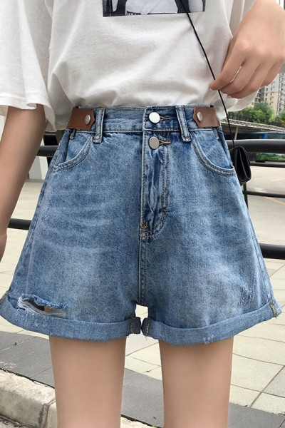 Pantaloni scurți largi din denim cu talie înaltă și motive rupte