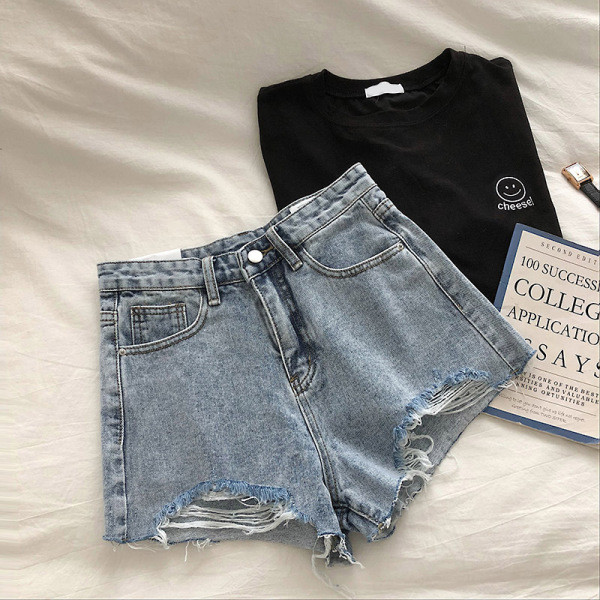 Pantaloni scurți din denim actuali cu motive și aplicații rupte