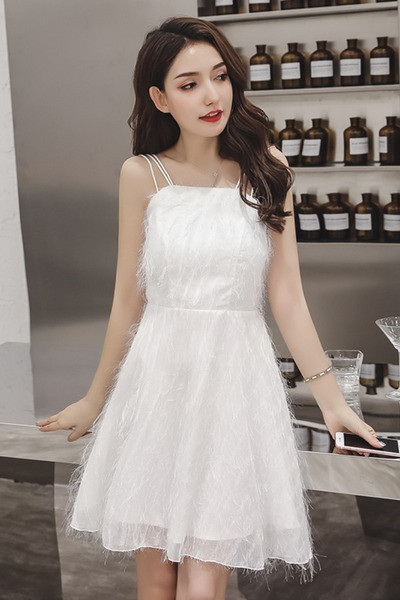 Rochie de dama eleganta cu ciucuri si bretele subtiri