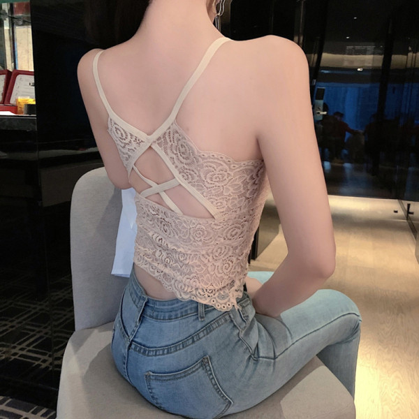 Bustiera de dama din dantela cu bretele subtiri si tampoane