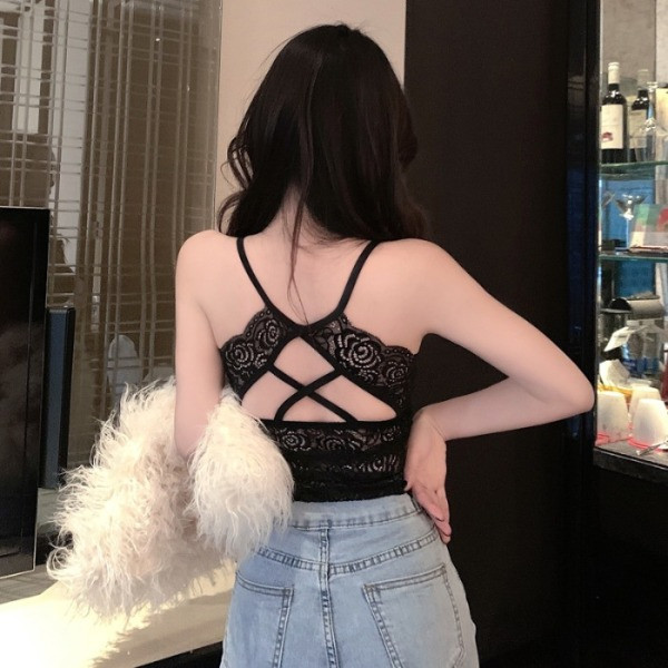 Bustiera de dama din dantela cu bretele subtiri si tampoane