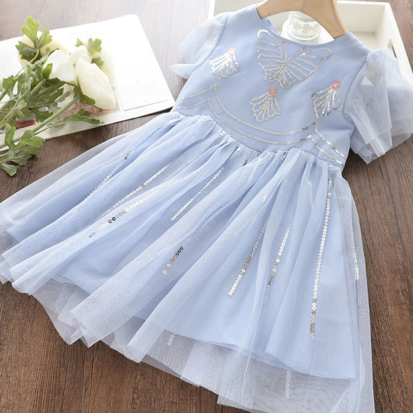 Moderna dječja haljina s kratkim rukavima i vezom