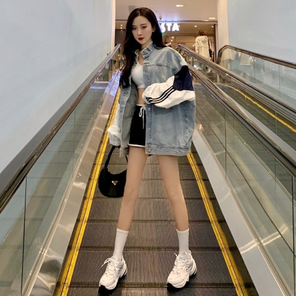 Proljetna ženska traper jakna - široki model