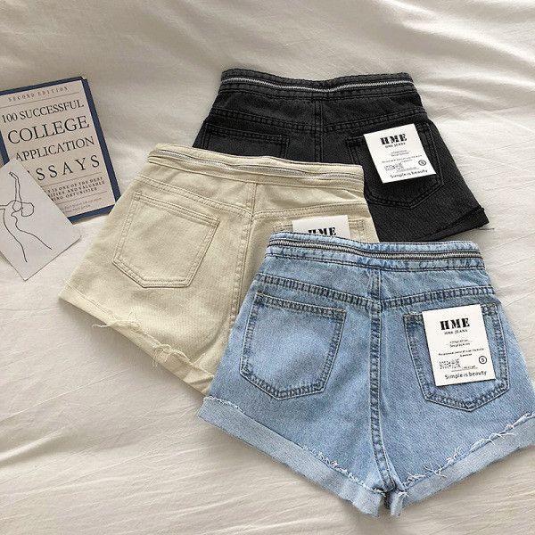 Modern farmer rövidnadrág nagy zsebekkel és dekoratív cipzárral