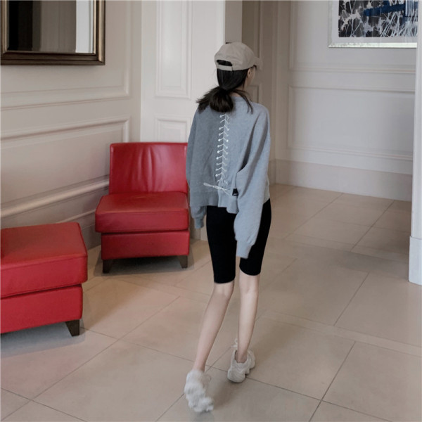 Sieviešu blūze ar garām piedurknēm un saitēm