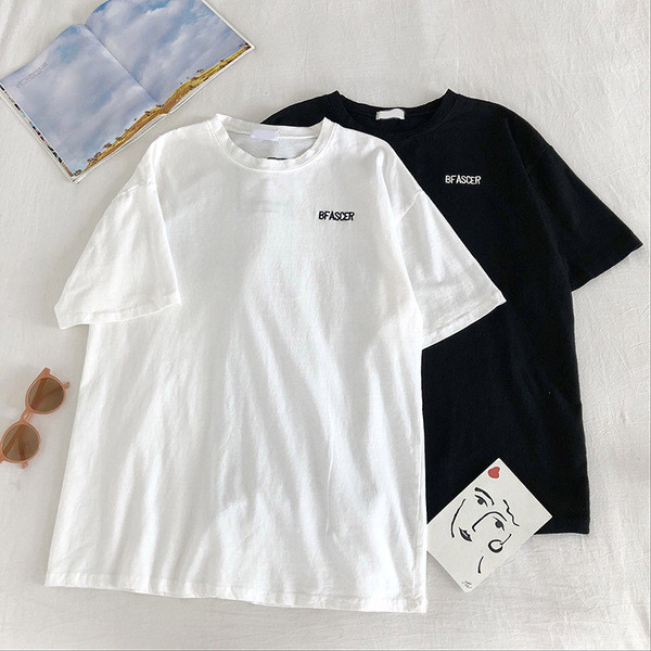 Ženska casual majica s ovalnim izrezom i natpisom