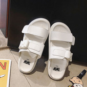 Moteriškos odinės laisvalaikio šlepetės su lipduku