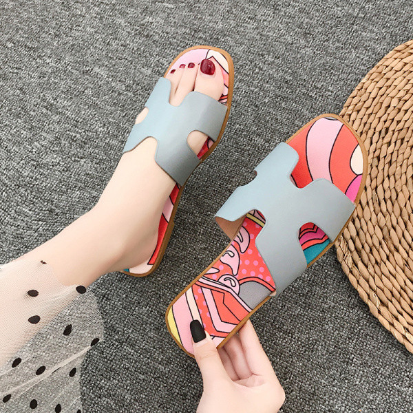 Papuci de dama cu talpa colorata potriviti pentru plaja