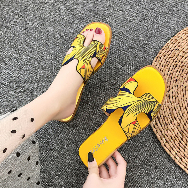 Papuci de dama cu talpa colorata potriviti pentru plaja