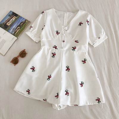 Moteriškas vasarinis kombinezonas V formos iškirpte ir trumpomis rankovėmis