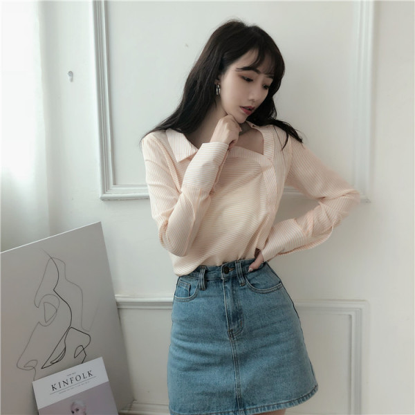 Cămașă lată de damă cu decolteu în V