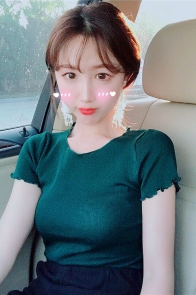 Alkalmi testhezálló blúz rövid ujjal