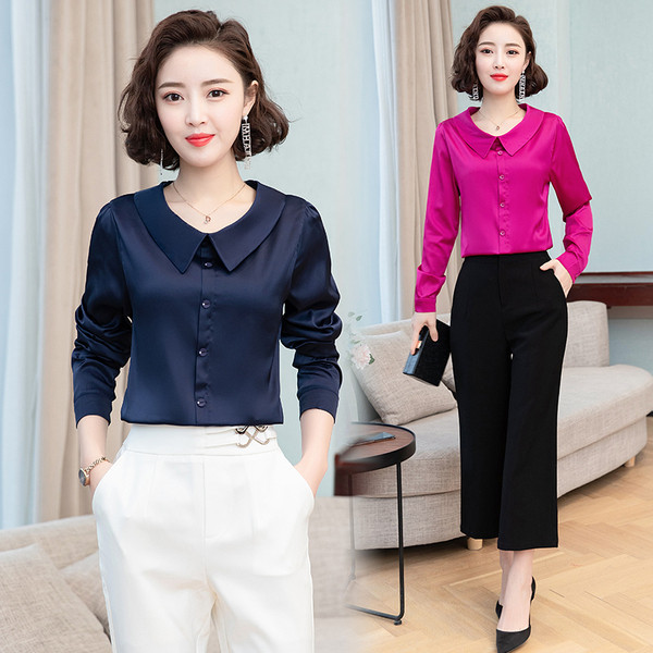 Moderna ženska košulja s kragnom i gumbima