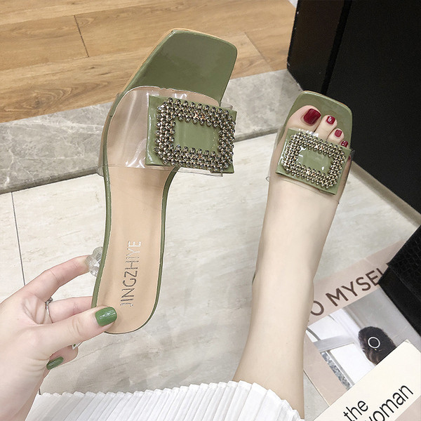 Naiste moodsad paksu kontsa ja metallist pandlaga sussid