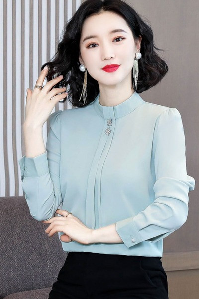 Moodne madala krae ja pikkade varrukatega naiste särk