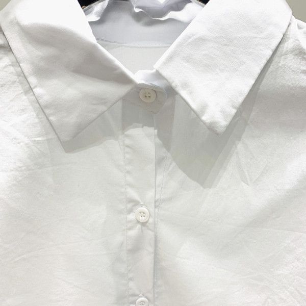 Naujo modelio moteriški marškiniai su klasikine apykakle ir siuvinėjimu ant rankovės