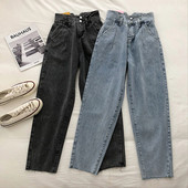 Dabartinis moteriškų džinsų tiesus modelis aukštu juosmeniu