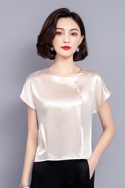 Bluză de damă modernă din mătase cu mâneci scurte și nasturi