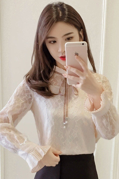 Női alkalmi ing szalaggal és magas gallérral