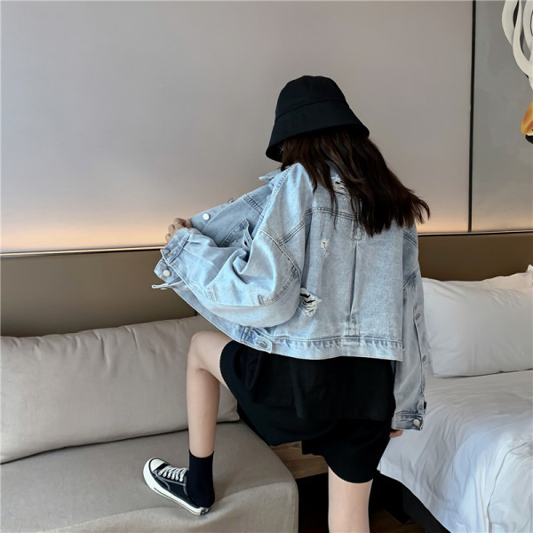 Kevadine naiste nööpidega teksajakk